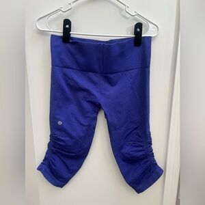 Lululemon Women In The Flow Cropped Ruched Purpleish/ Blue Leggings Size M